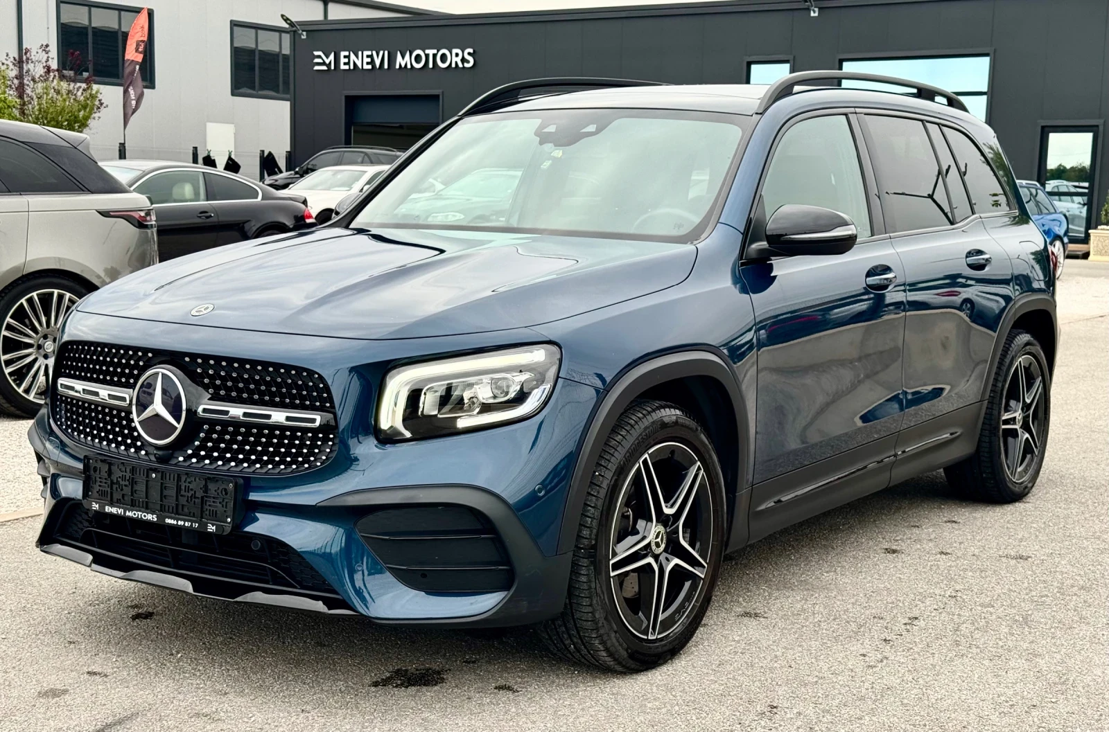Mercedes-Benz GLB 200 AMG premium, снимка 3 - Автомобили и джипове - 56213594