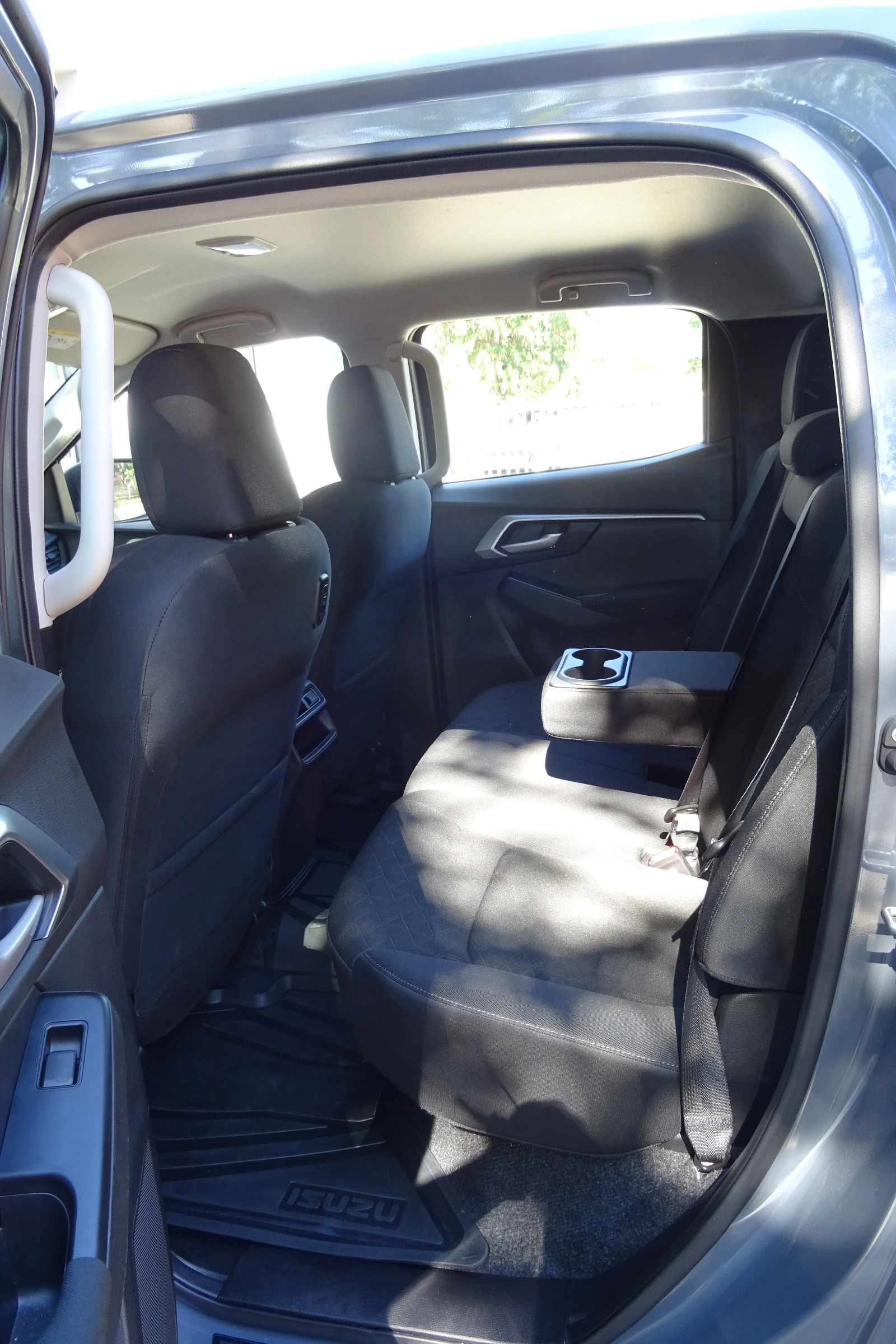 Isuzu D-max, снимка 9 - Автомобили и джипове - 56414523