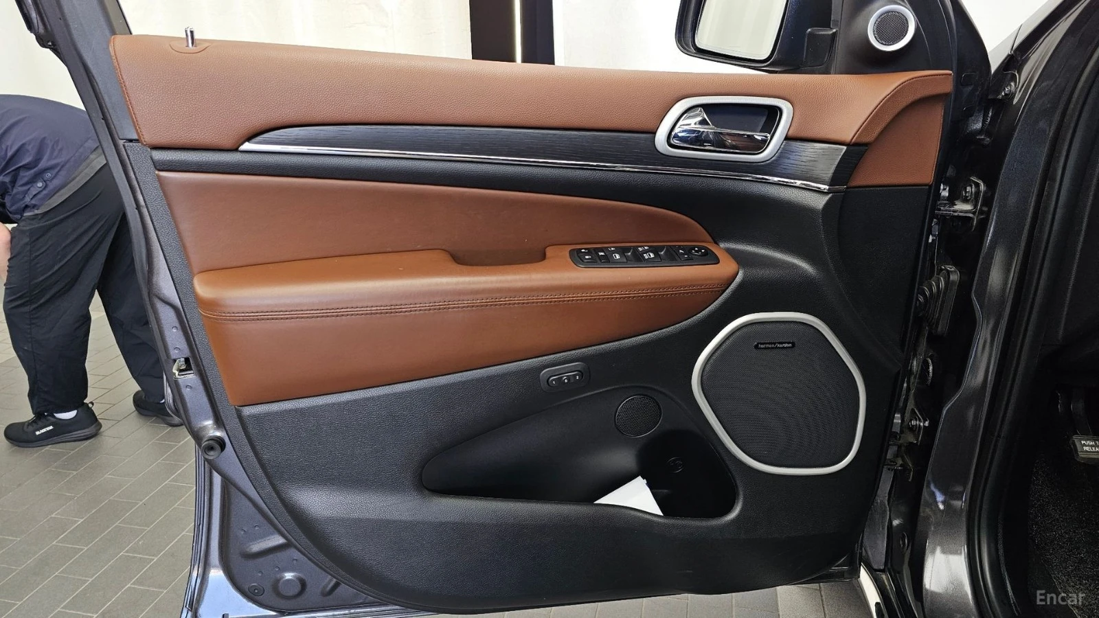 Jeep Cherokee 3.6 Summit | AIR| �����| PANO| BROWN LEATHER | Mobile.bg � ����������� 9