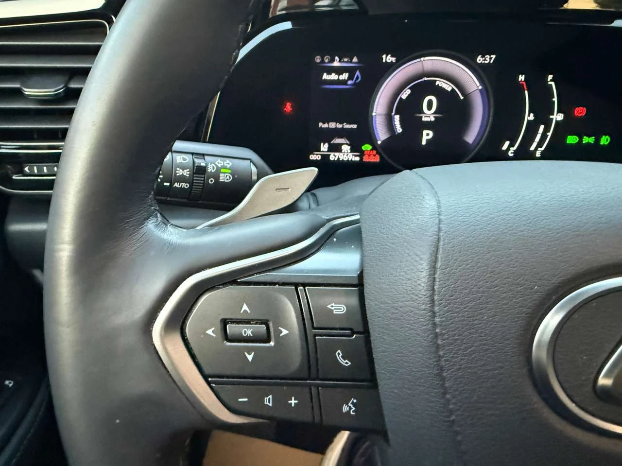 Lexus NX PREMIUM Кожен салон Панорама, снимка 15 - Автомобили и джипове - 56705596