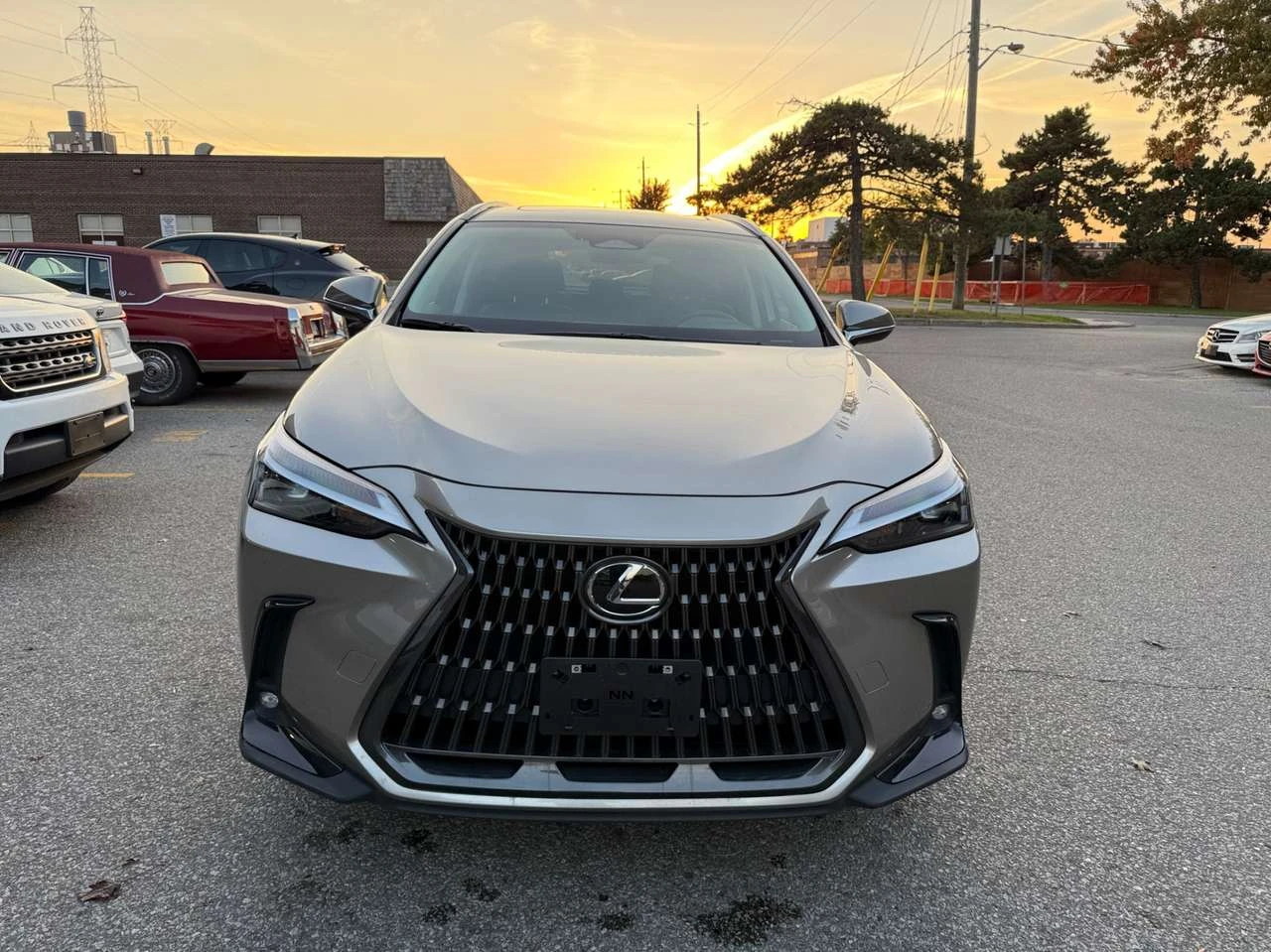 Lexus NX PREMIUM Кожен салон Панорама, снимка 2 - Автомобили и джипове - 56705596