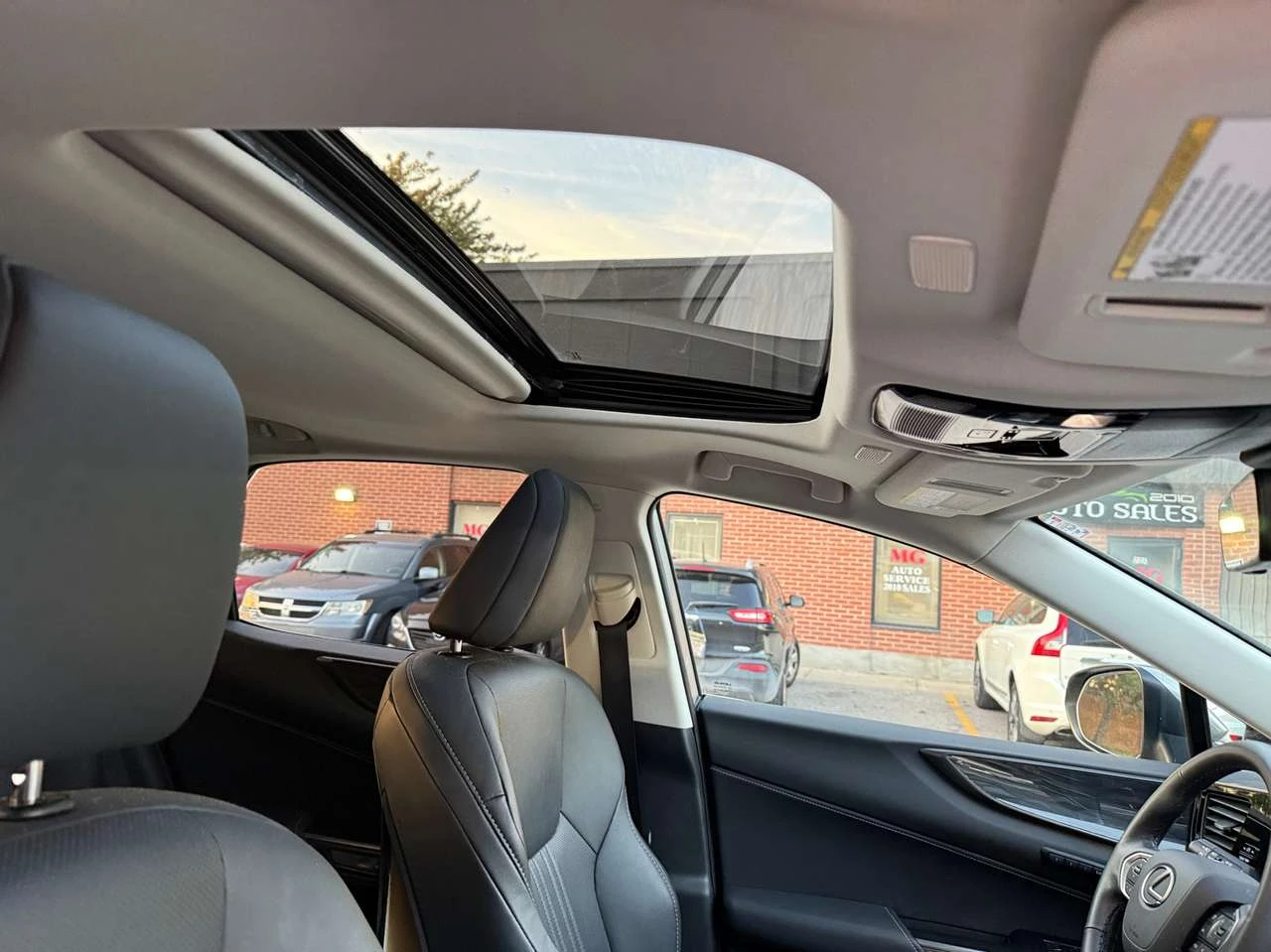 Lexus NX PREMIUM Кожен салон Панорама, снимка 9 - Автомобили и джипове - 56705596