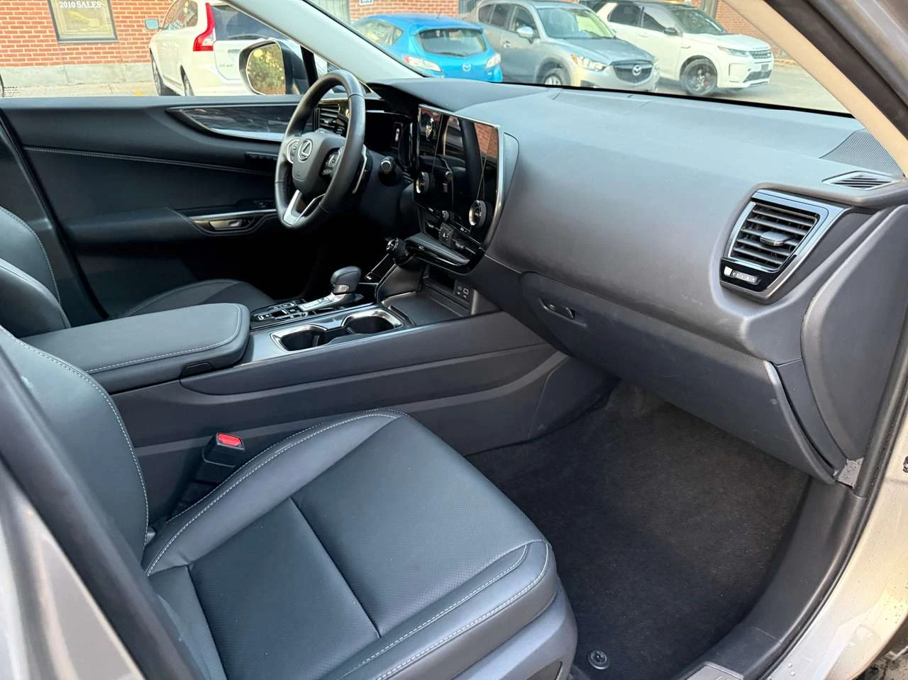 Lexus NX PREMIUM Кожен салон Панорама, снимка 8 - Автомобили и джипове - 56705596