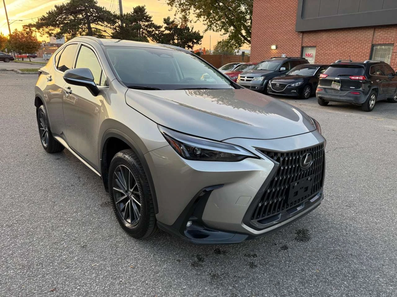 Lexus NX PREMIUM Кожен салон Панорама, снимка 3 - Автомобили и джипове - 56705596