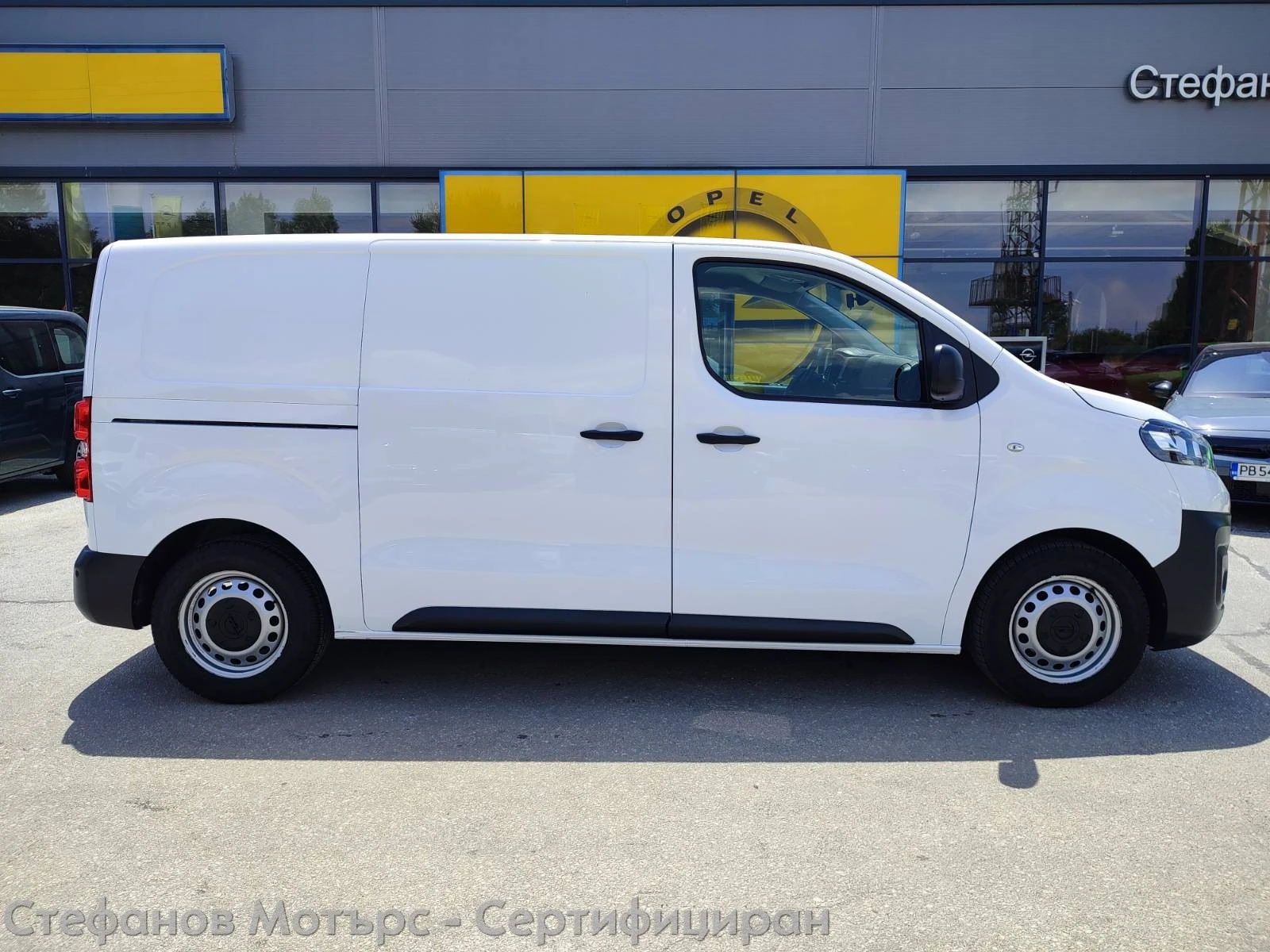 Opel Vivaro C Cargo M Edition 1.5 D (120HP) MT6 - изображение 5