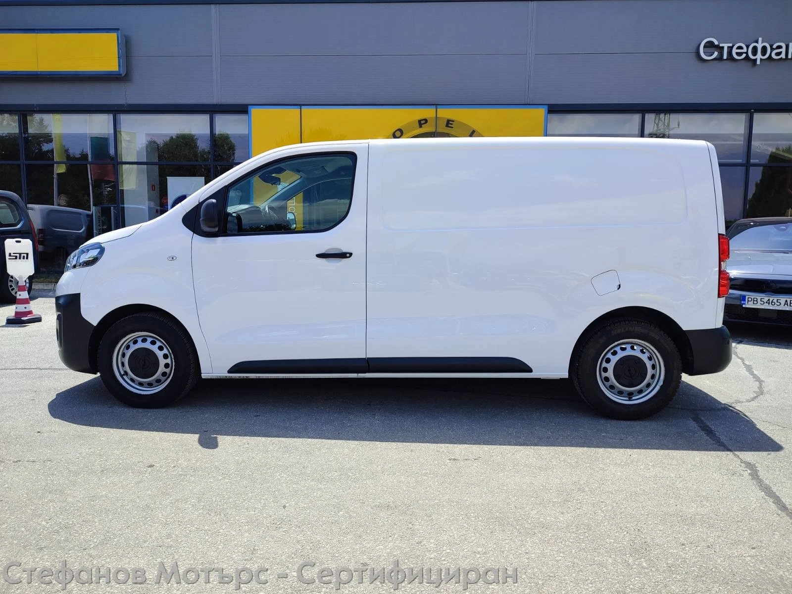 Opel Vivaro C Cargo M Edition 1.5 D (120HP) MT6 - изображение 4