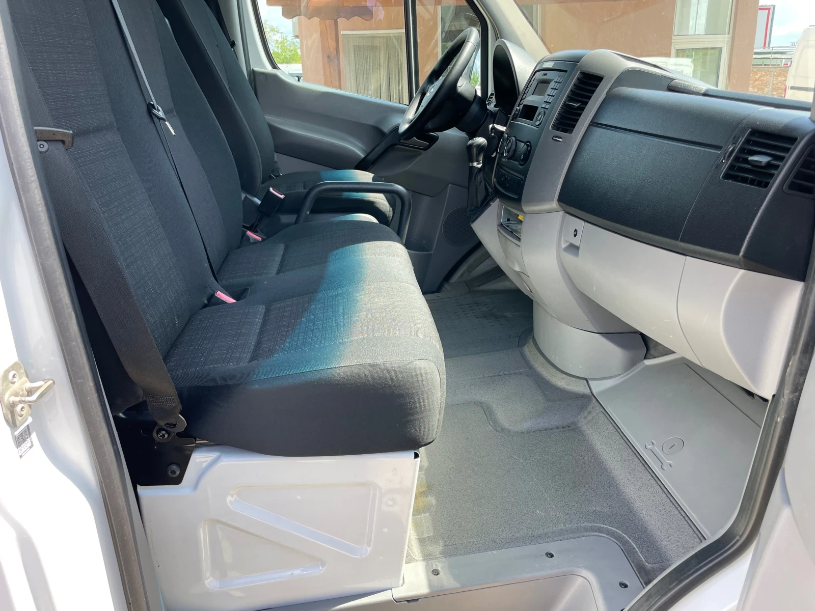 Mercedes-Benz Sprinter 316 CDI // EURO 6, снимка 6 - Бусове и автобуси - 49750037