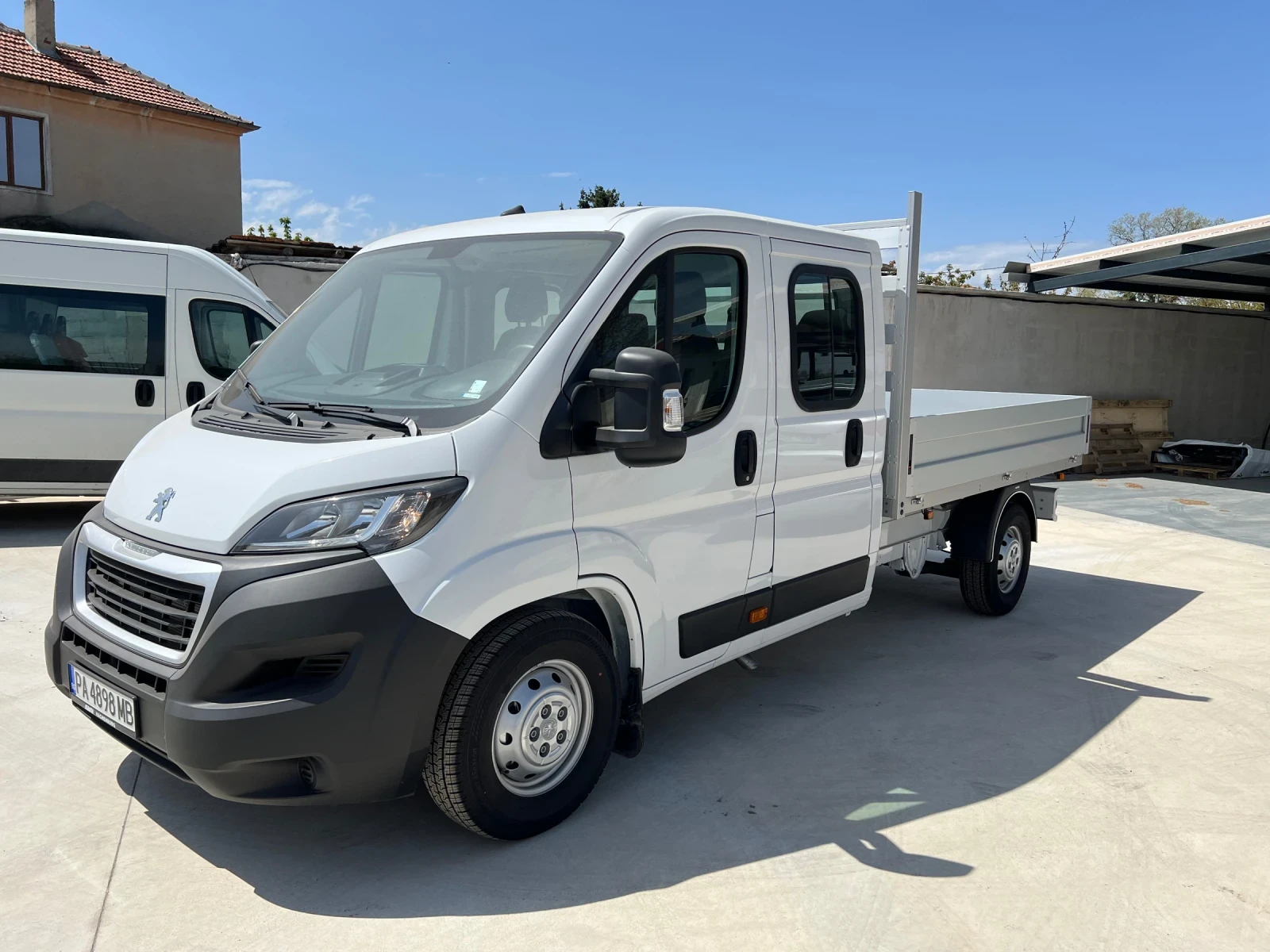 Peugeot Boxer Чисто нов с регистрация, всички документи и каско - изображение 2