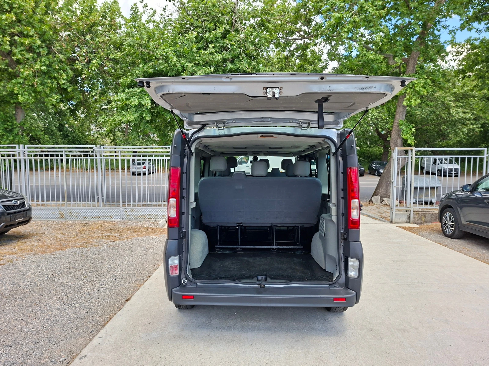 Opel Vivaro 9-MECTA, снимка 16 - Бусове и автобуси - 54594435