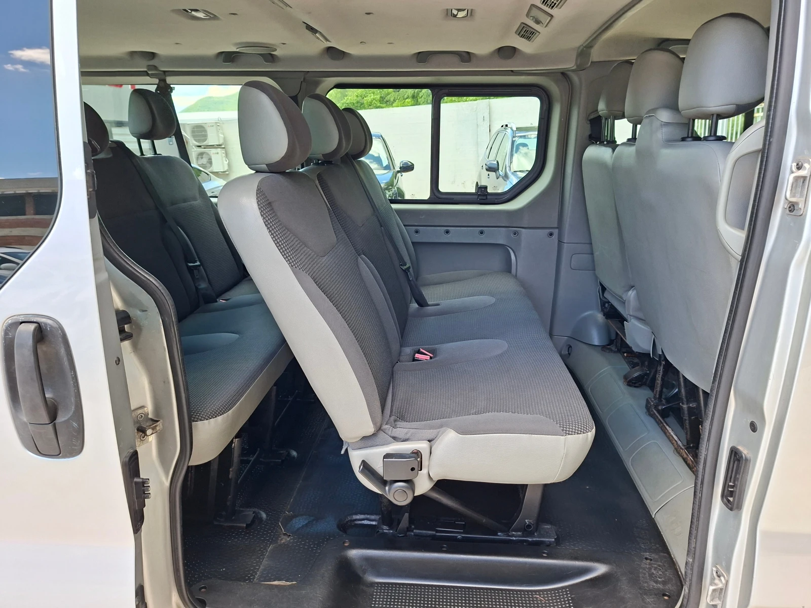 Opel Vivaro 9-MECTA, снимка 12 - Бусове и автобуси - 54594435