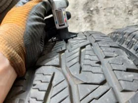 Гуми Зимни 265/70R17, снимка 4