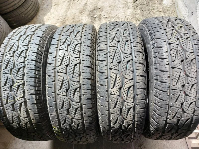 Гуми Зимни 265/70R17, снимка 1 - Гуми и джанти - 37110863