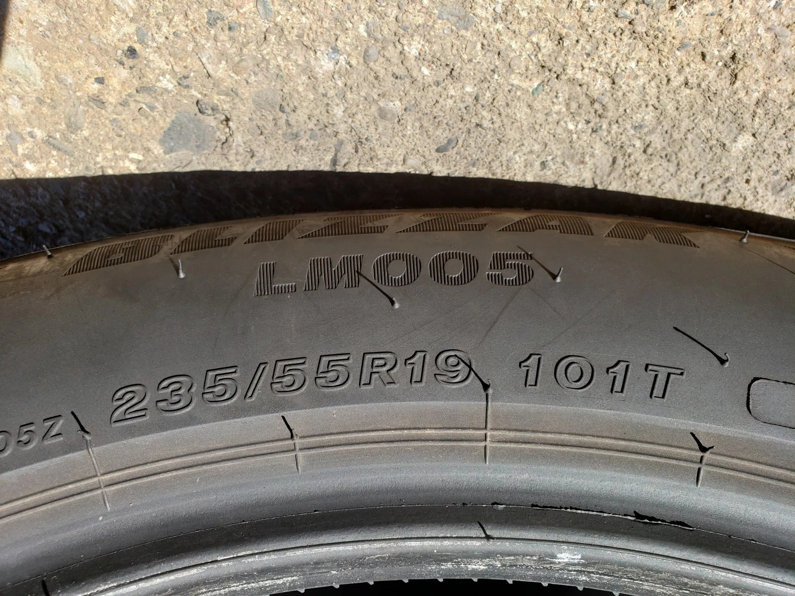 Гуми Зимни 235/55R19, снимка 6 - Гуми и джанти - 56211607
