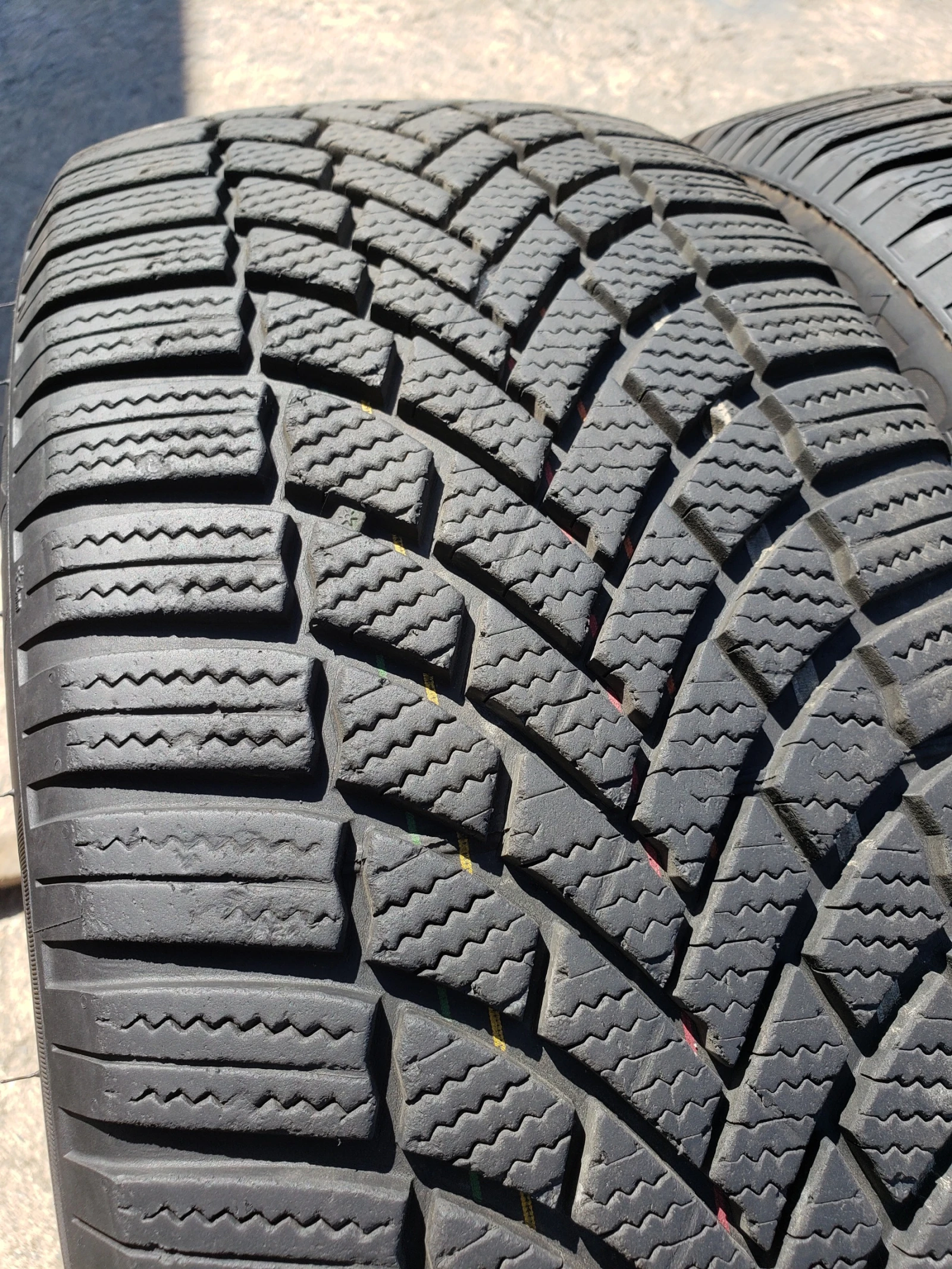 Гуми Зимни 235/55R19, снимка 5 - Гуми и джанти - 56211607