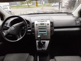 Toyota Corolla verso 7местна, снимка 7