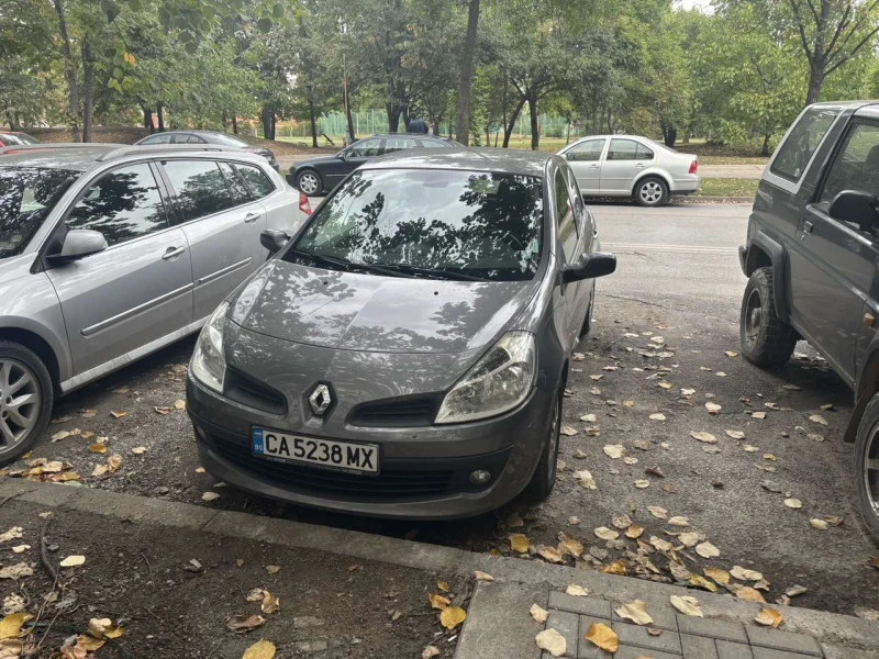 Renault Clio 1.6, снимка 1 - Автомобили и джипове - 48300802