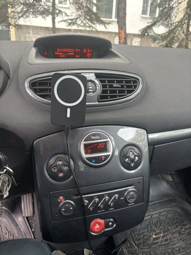 Renault Clio 1.6, снимка 8 - Автомобили и джипове - 48300802