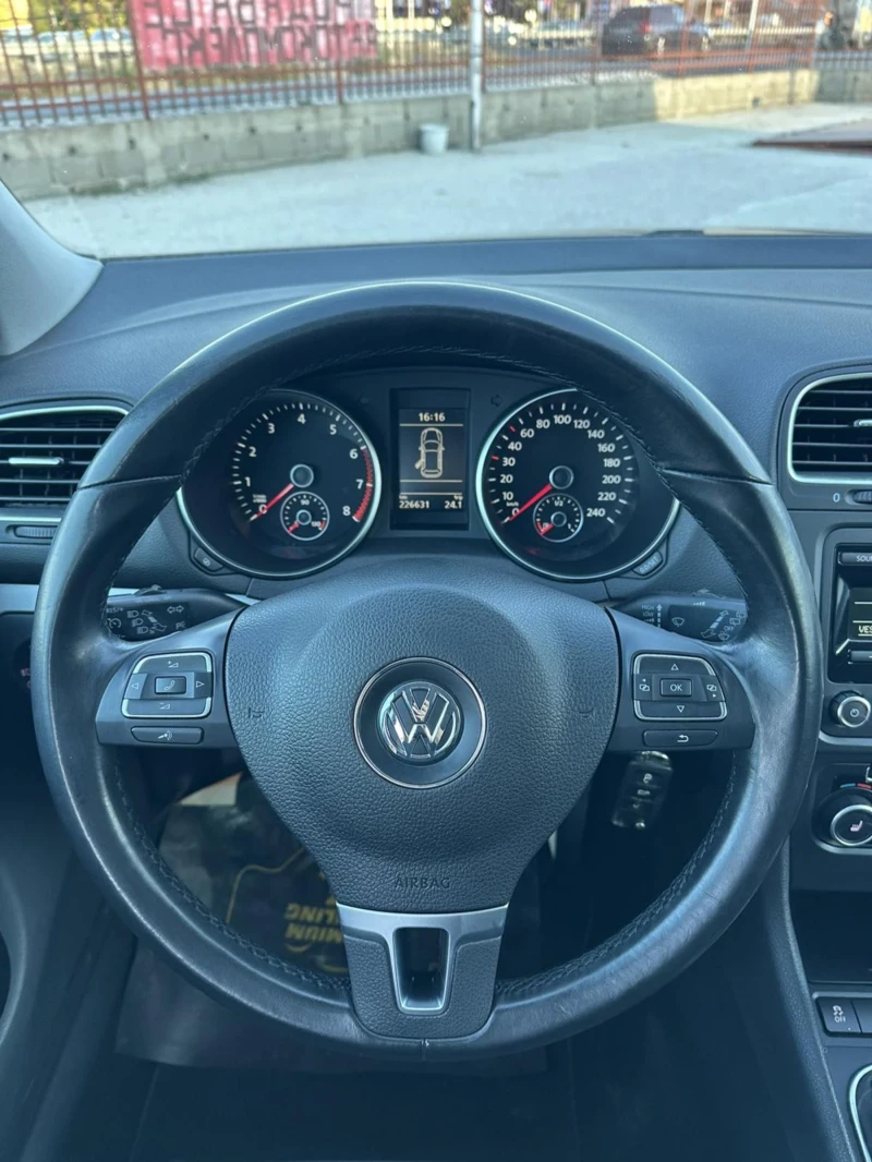 VW Golf 1.4.TSI/УНИКАЛНА, снимка 11 - Автомобили и джипове - 47885139