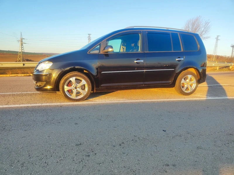 VW Touran 2.0 TDI , снимка 3 - Автомобили и джипове - 48108652