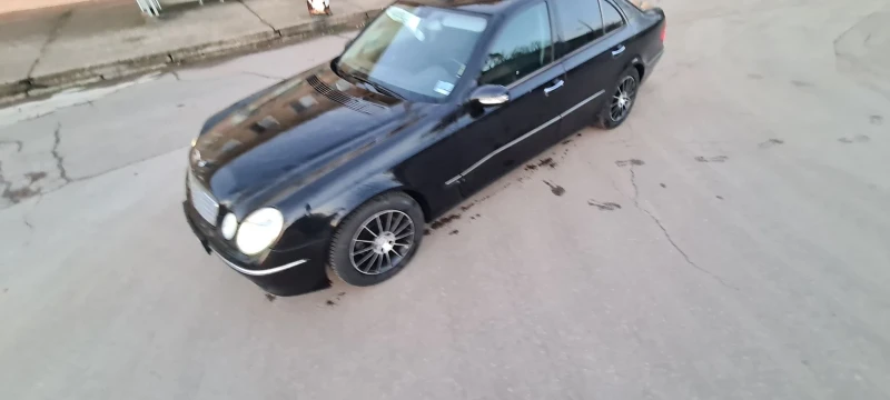 Mercedes-Benz E 280 Facelift , снимка 7 - Автомобили и джипове - 48395339