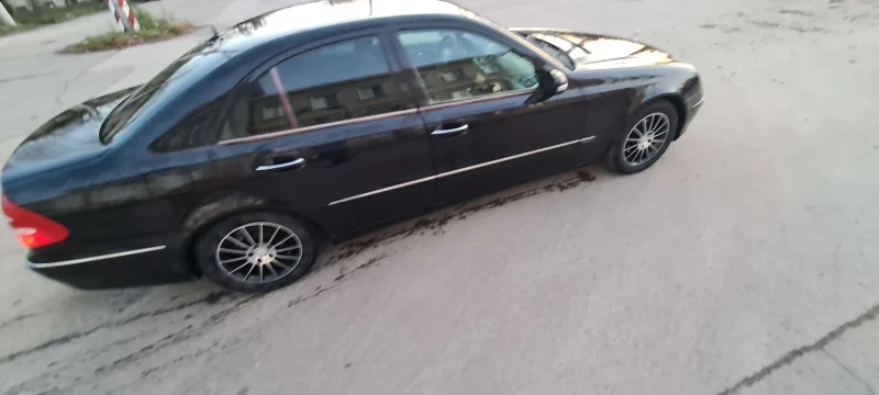 Mercedes-Benz E 280 Facelift , снимка 3 - Автомобили и джипове - 48395339