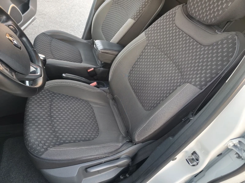 Renault Captur 1.5 dci 110кс 6ск , снимка 10 - Автомобили и джипове - 52813273
