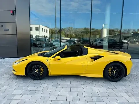 Ferrari F8 Spider, снимка 3 - Автомобили и джипове - 48308594