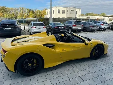 Ferrari F8 Spider, снимка 5 - Автомобили и джипове - 48308594