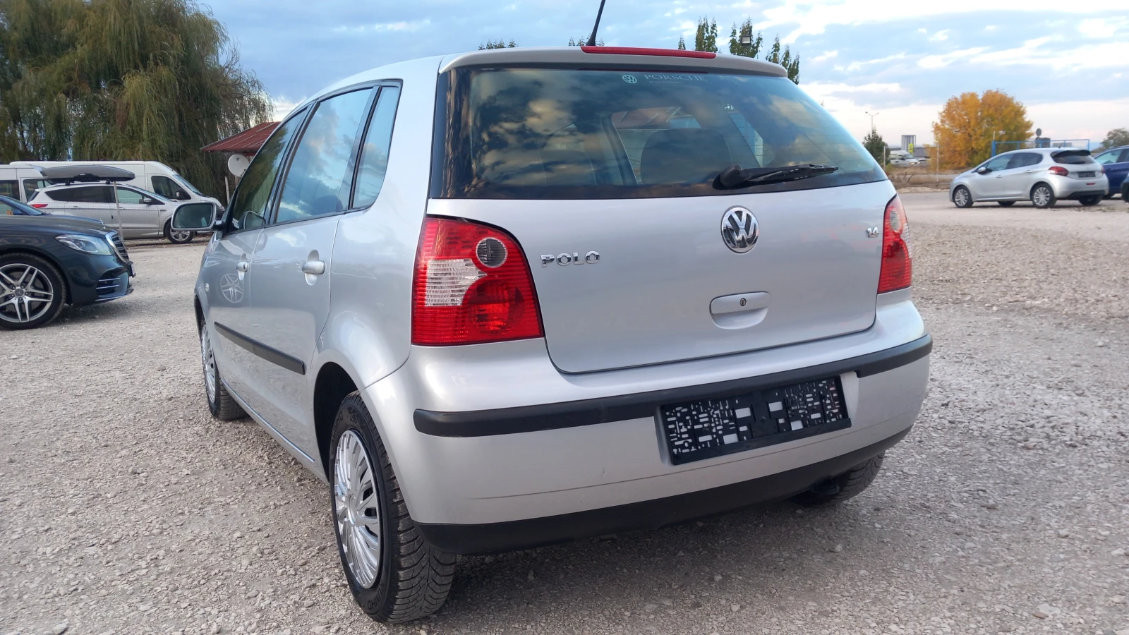 VW Polo 1.4i-АВТОМАТИК/183000км - изображение 3