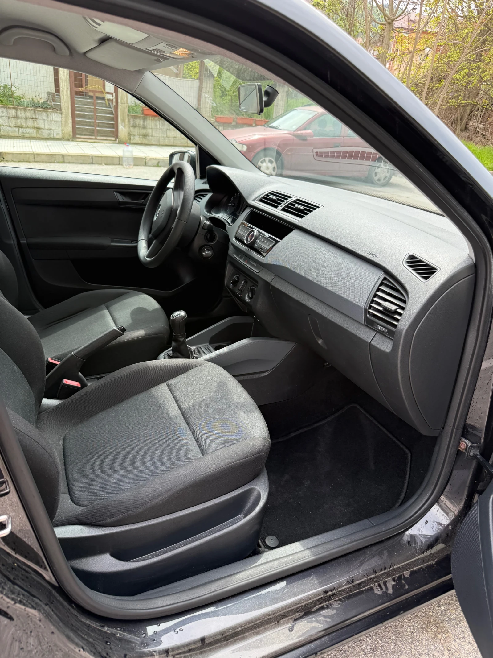 Skoda Fabia Combi 1.0 MPI, снимка 8 - Автомобили и джипове - 50145186