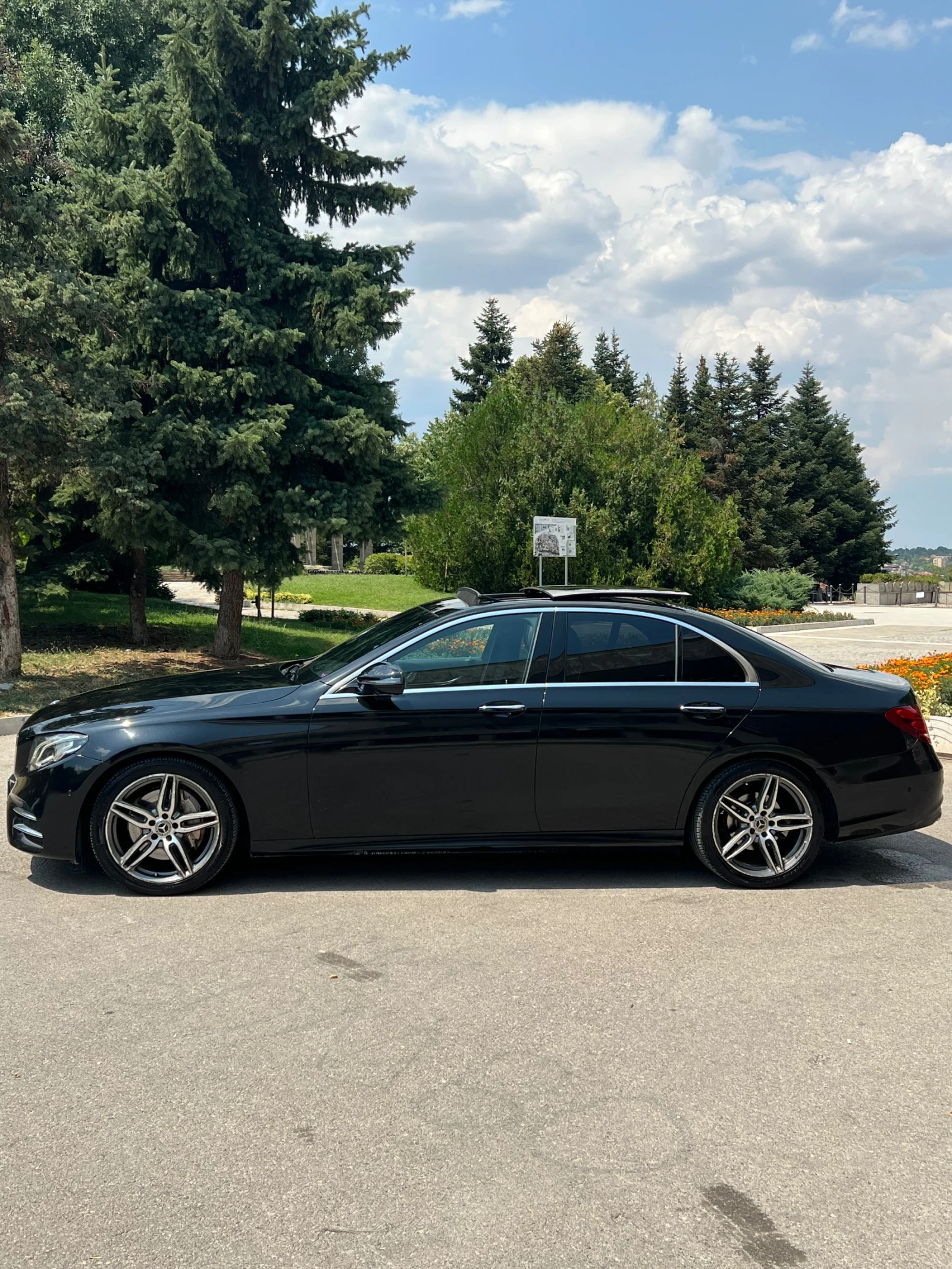 Mercedes-Benz E 220 AMG/BURMESTER/PANO/DIGITAL/9GTRONIC/HEADUP/KEYLESS - изображение 4