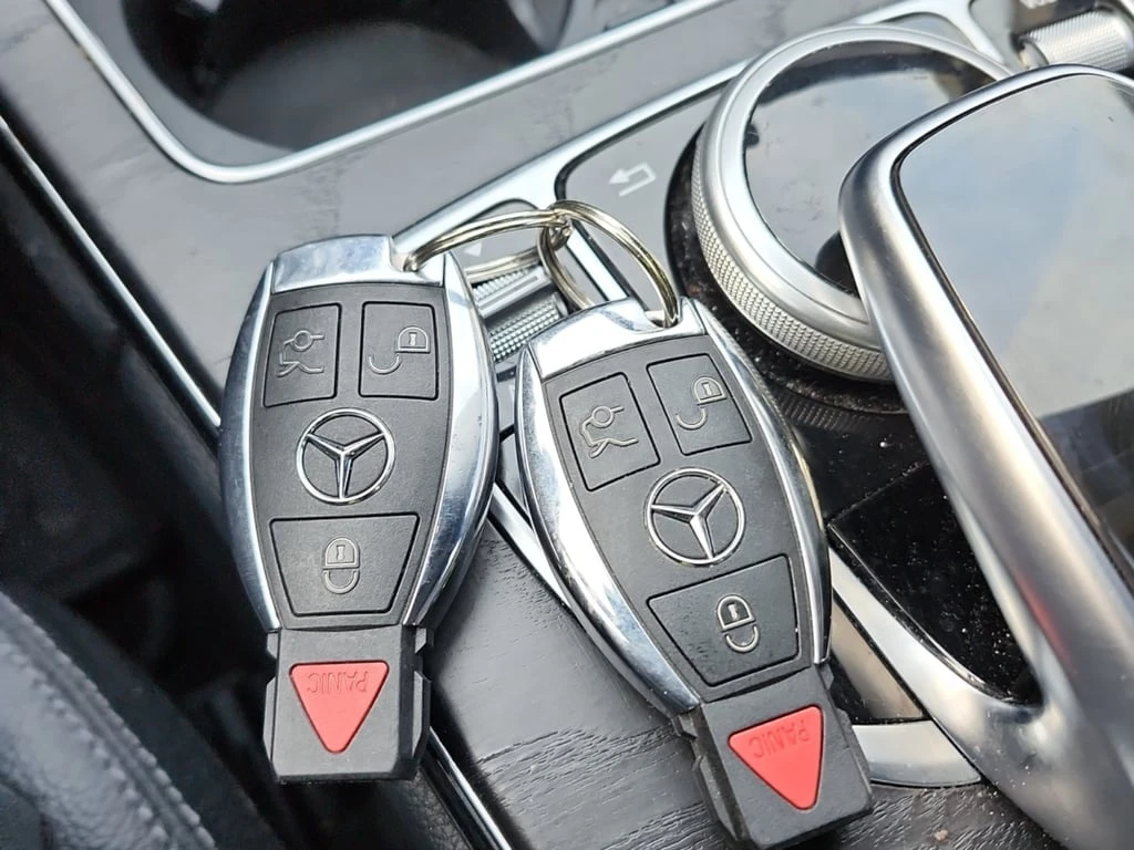 Mercedes-Benz C 300 * CARFAX * ЦЕНА ДО БГ - изображение 9