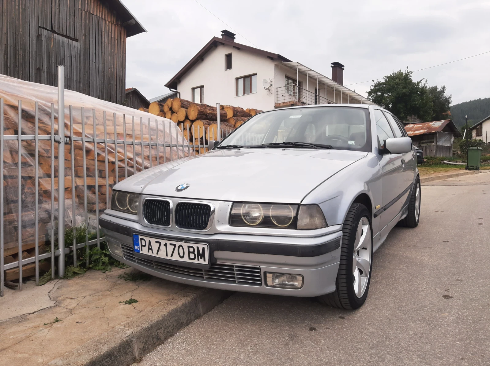 BMW 325 143�.�. | Mobile.bg � ����������� 4