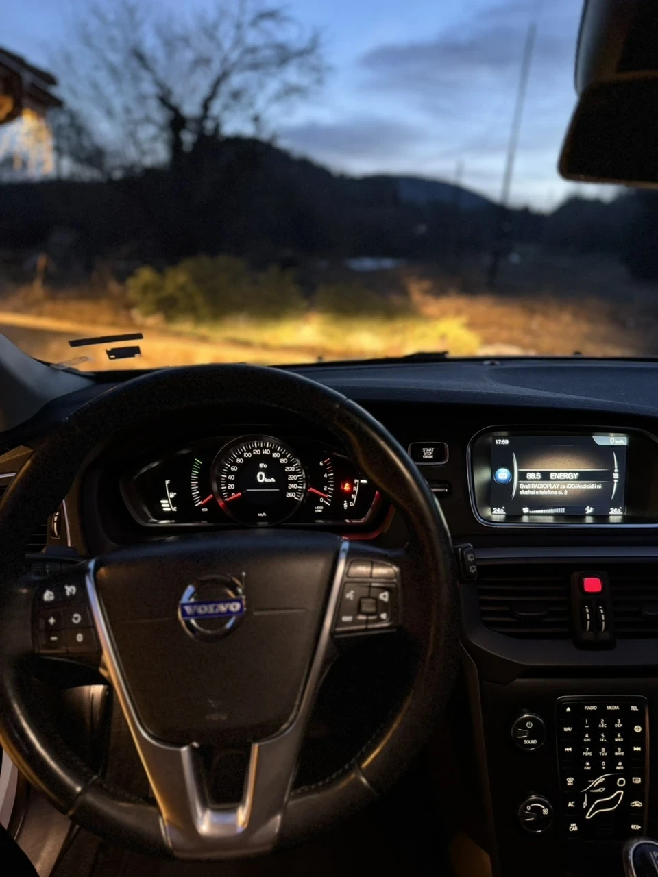 Volvo V40 Cross Country D3 2.0D, снимка 11 - Автомобили и джипове - 53786426