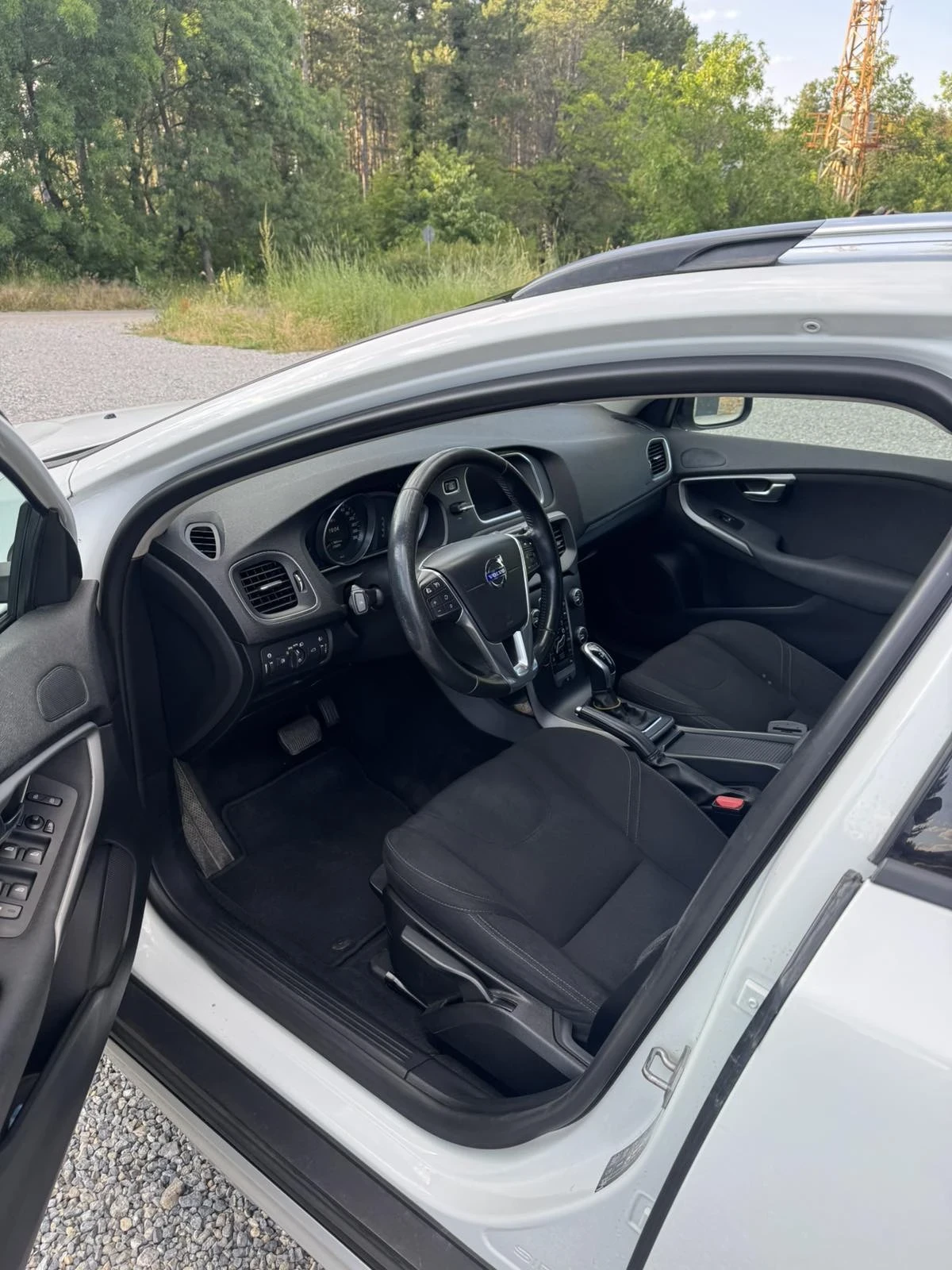 Volvo V40 Cross Country D3 2.0D, снимка 9 - Автомобили и джипове - 53786426