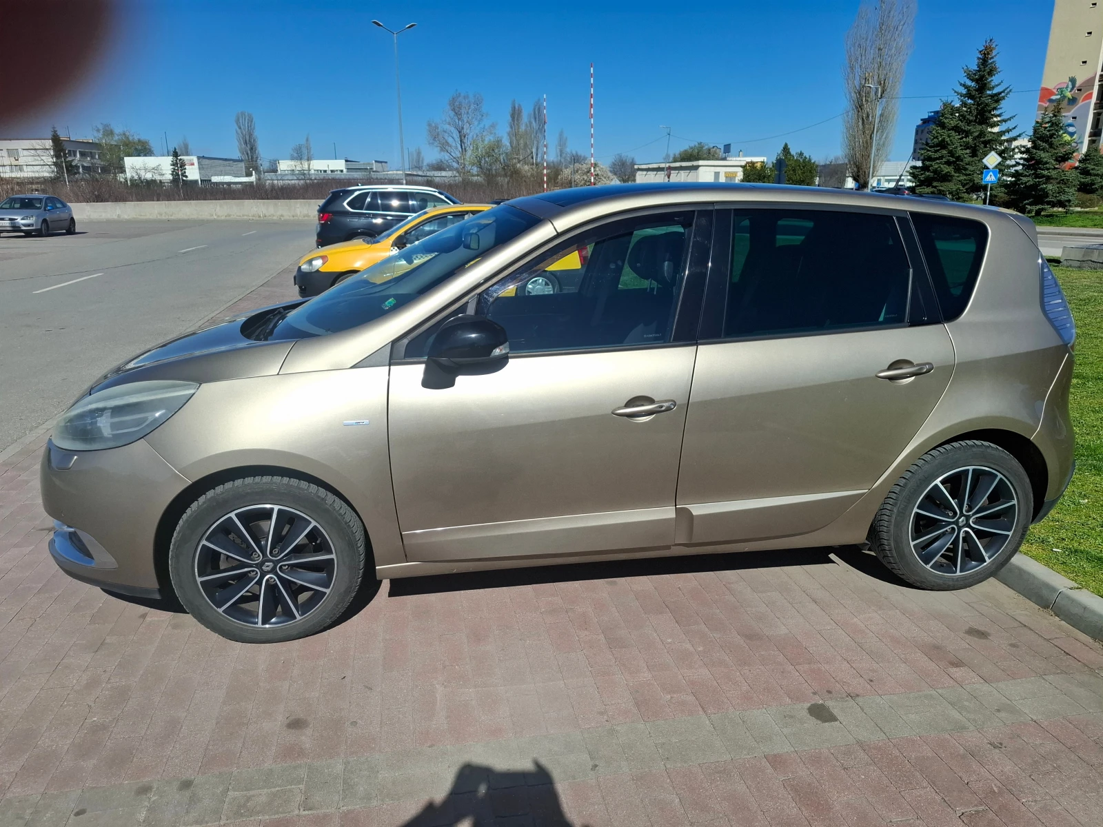 Renault Scenic xmod, снимка 2 - Автомобили и джипове - 54140849