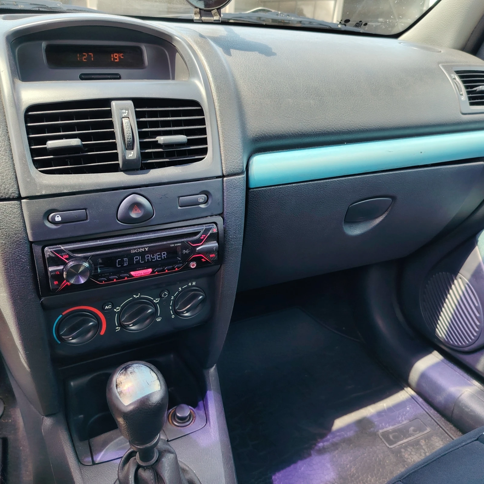 Renault Clio 2, снимка 7 - Автомобили и джипове - 54710946
