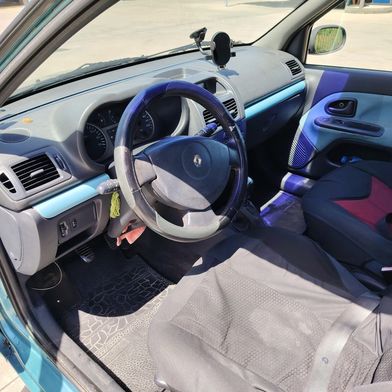 Renault Clio 2, снимка 3 - Автомобили и джипове - 54710946