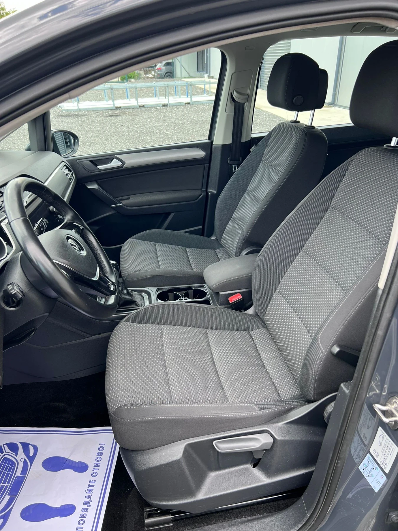 VW Touran 2.0TDI/150кс./EURO 6, снимка 8 - Автомобили и джипове - 54728873