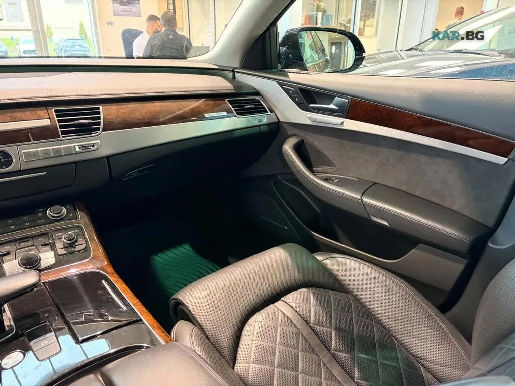Audi A8 QUATTRO* PREMIUM* S-LINE* АвтоКредит(ЦЕНА ДО БГ), снимка 16 - Автомобили и джипове - 54764090