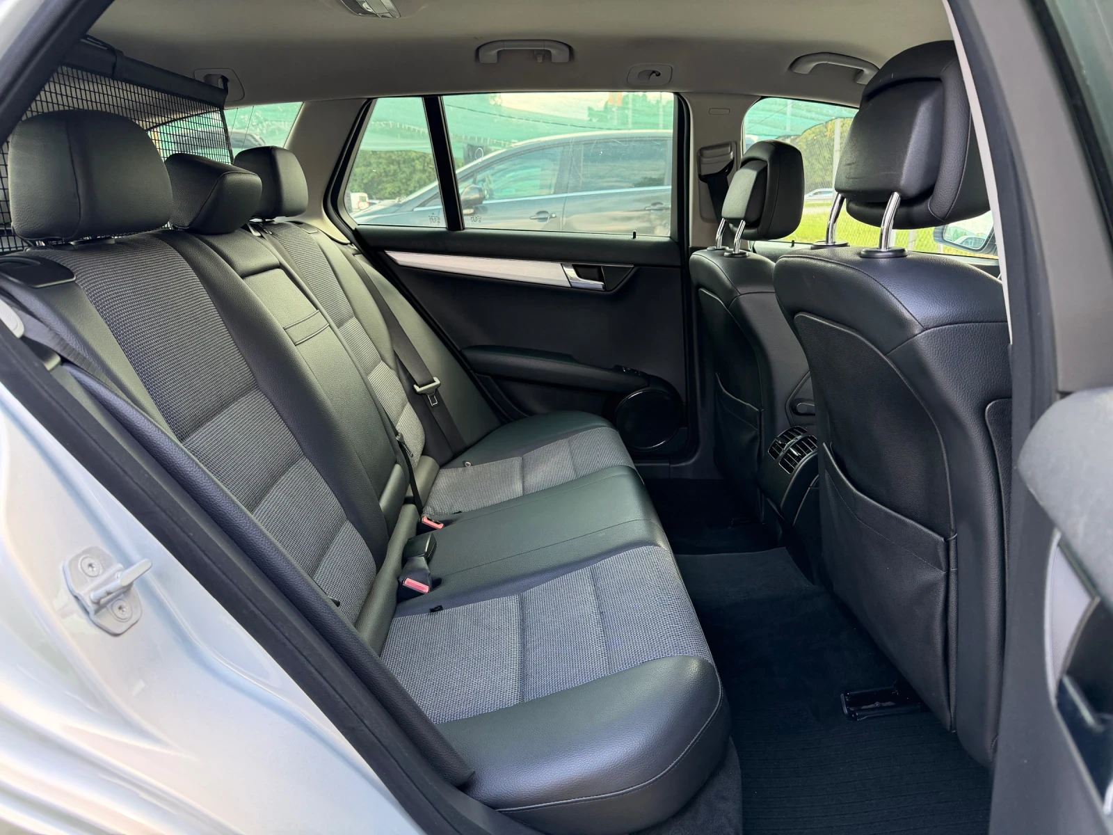 Mercedes-Benz C 220 CDI , снимка 15 - Автомобили и джипове - 54884660