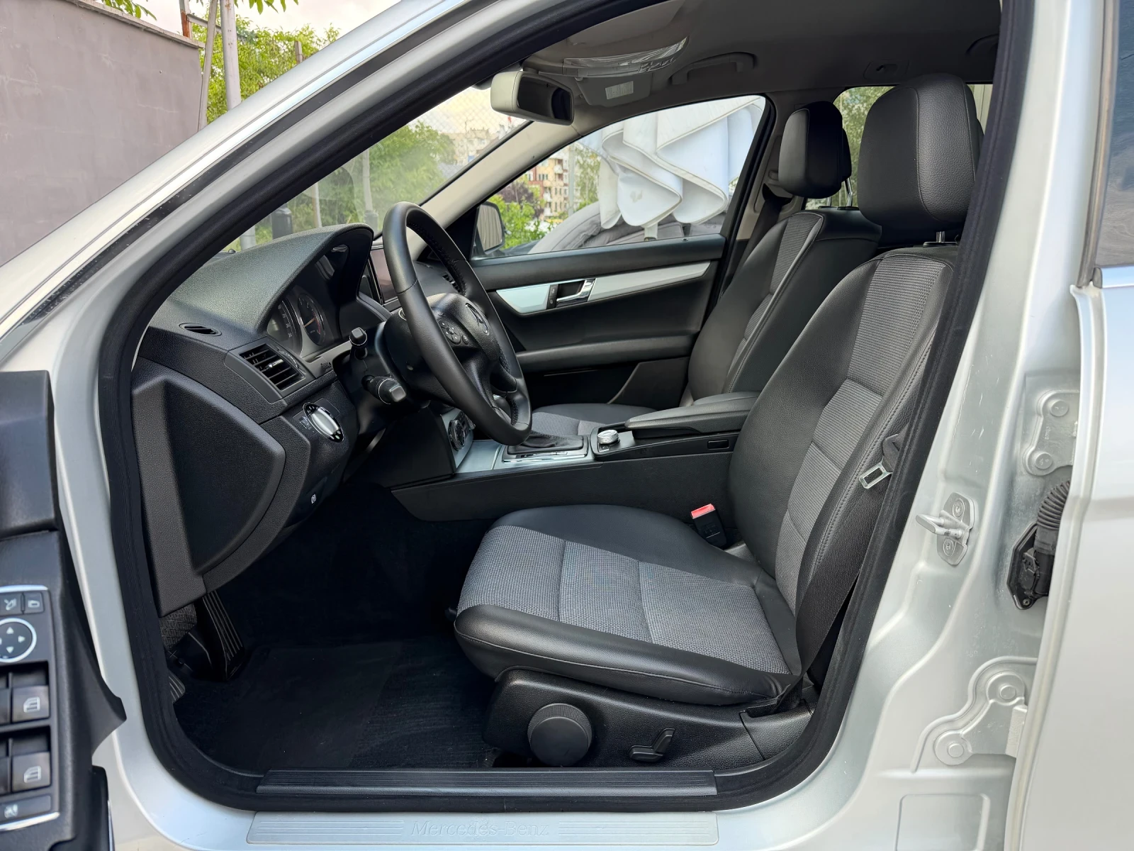 Mercedes-Benz C 220 CDI , снимка 8 - Автомобили и джипове - 54884660