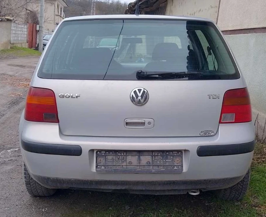 VW Golf няколко броя