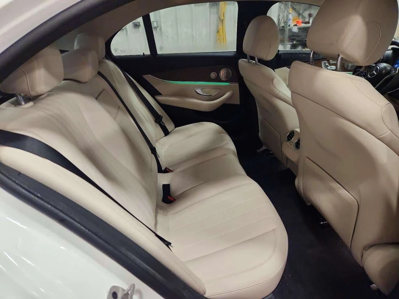 Mercedes-Benz E 350 * CARFAX * ОПЦИЯ ЗА ФИНАНСИРАНЕ, снимка 10 - Автомобили и джипове - 55557277