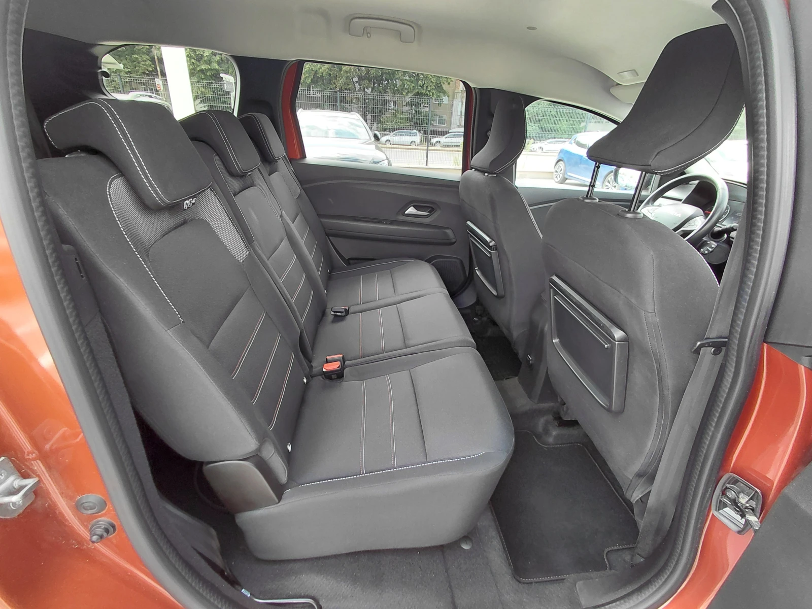 Dacia Jogger Extreme/100к.с/Газ/Бензин/6+ 1 места, снимка 15 - Автомобили и джипове - 55739505