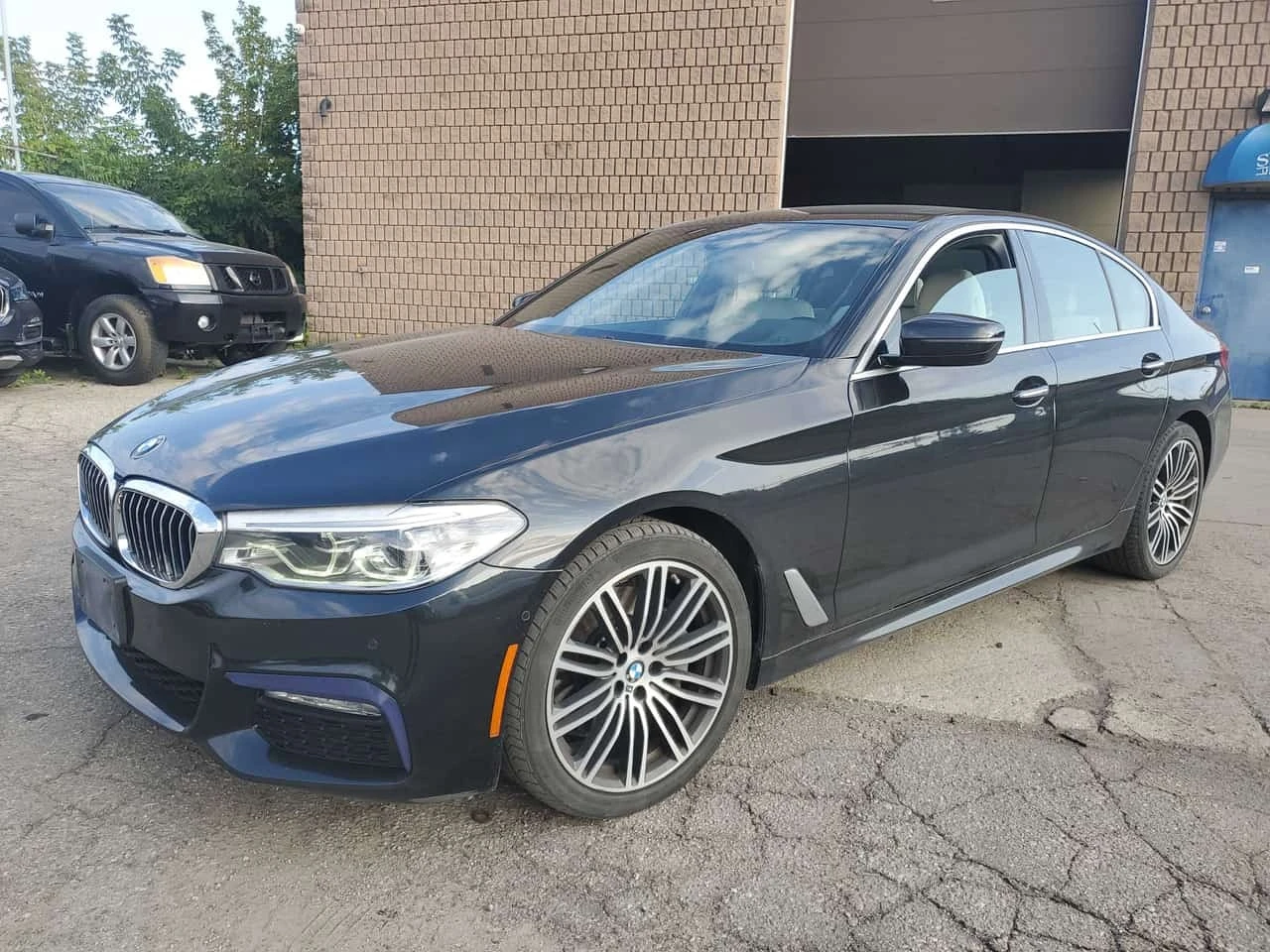 BMW 530 * 530i xDrive * АВТОКРЕДИТ БЕЗ ПЪРВОНАЧАЛНА ВНОСКА
