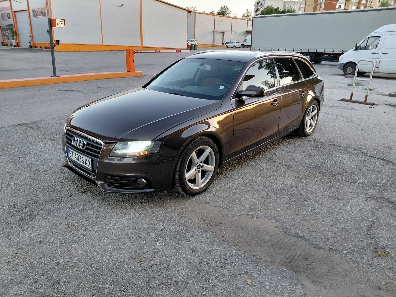 Audi A4 B8 2.0 143кс, снимка 15 - Автомобили и джипове - 55993743
