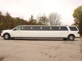 Обява за продажба на Lincoln Navigator 180-inch Stretch Limousine by Empire  ~13 995 лв. - изображение 3