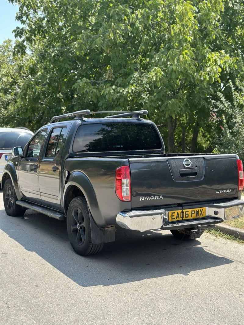 Nissan Navara 2.5 D, снимка 3 - Автомобили и джипове - 48312665