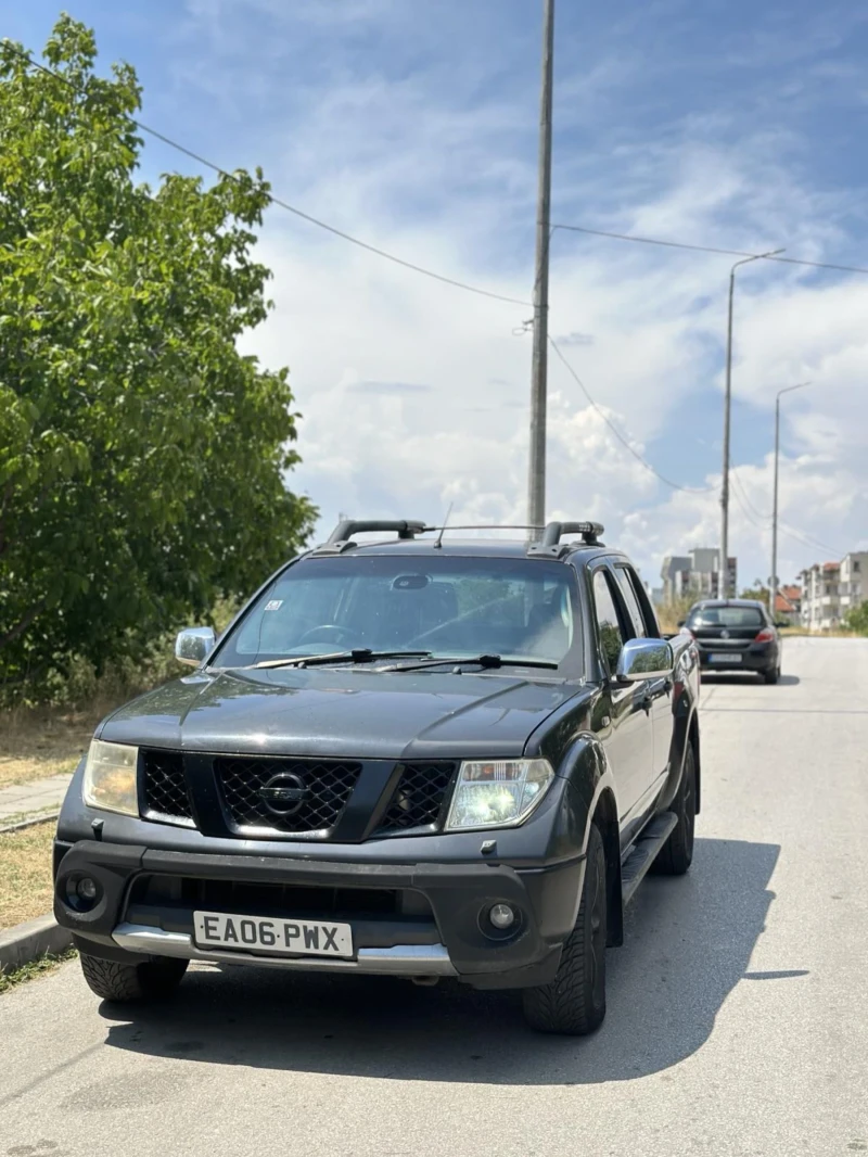 Nissan Navara 2.5 D, снимка 1 - Автомобили и джипове - 48312665